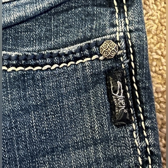 SILVER Suki Surplus Medium Wash Jeans - Picture 3 of 10